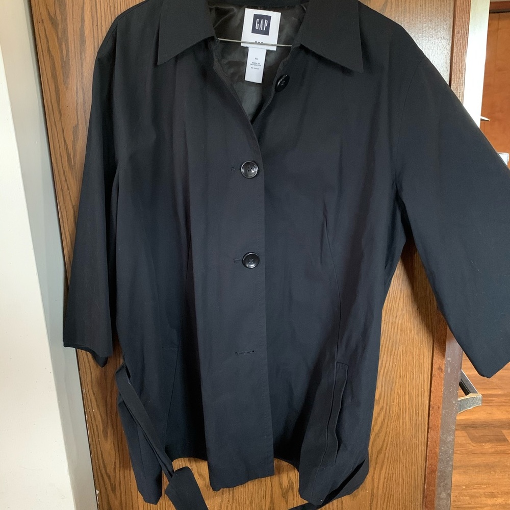 Like new Women’s Gap Navy Blue Trench Coat